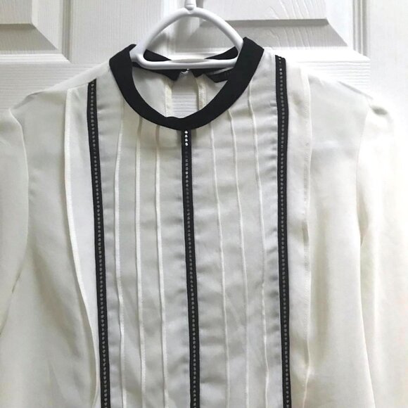 3/$30 Item or FREE with Purchase over $30 Zara HIgh Neck Blouse Lace & Ruffle - Picture 1 of 8